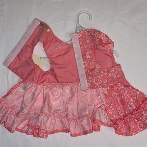 NWT GIRL DOG FOR SHIH TZU , BISHON FRISE, MINIATURE DASHSHUND ,POMERANIAN. SizeS